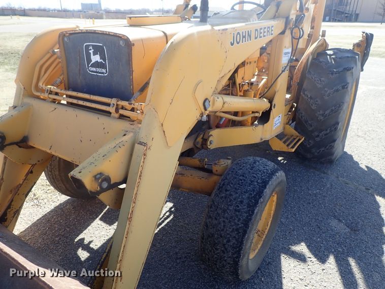 image for item DC3293 1985 John Deere 401D backhoe