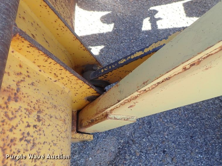 image for item DC3293 1985 John Deere 401D backhoe