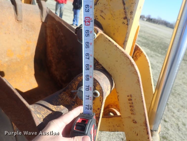 image for item DC3293 1985 John Deere 401D backhoe