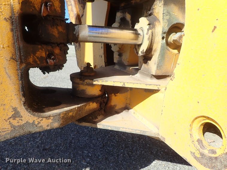 image for item DC3293 1985 John Deere 401D backhoe