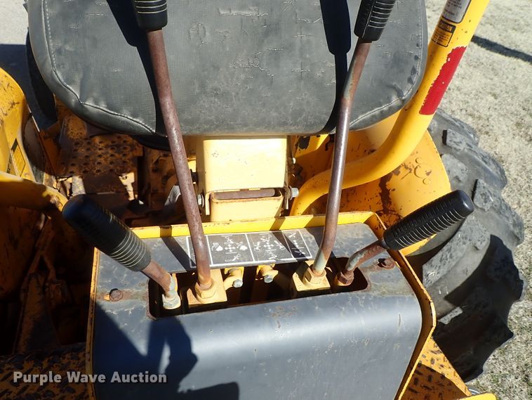 image for item DC3293 1985 John Deere 401D backhoe