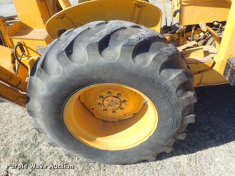 image for item DC3293 1985 John Deere 401D backhoe