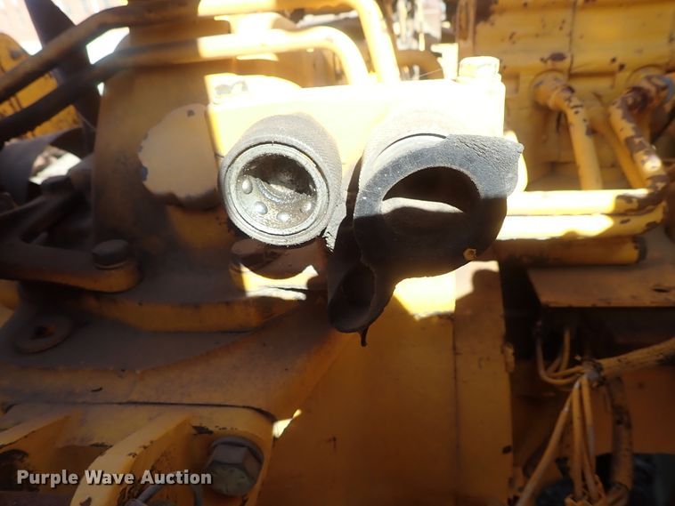 image for item DC3293 1985 John Deere 401D backhoe