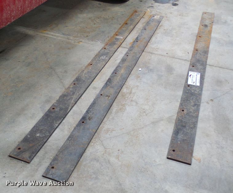 (3) Western snow plow cutting edges in Eldon, MO Item DD1782 sold