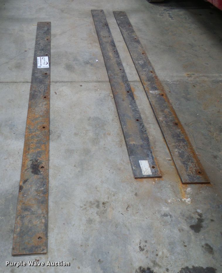 image for item DD1782 (3) Western snow plow cutting edges