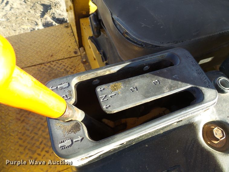 image for item DD1783 1999 John Deere 555G  crawler loader