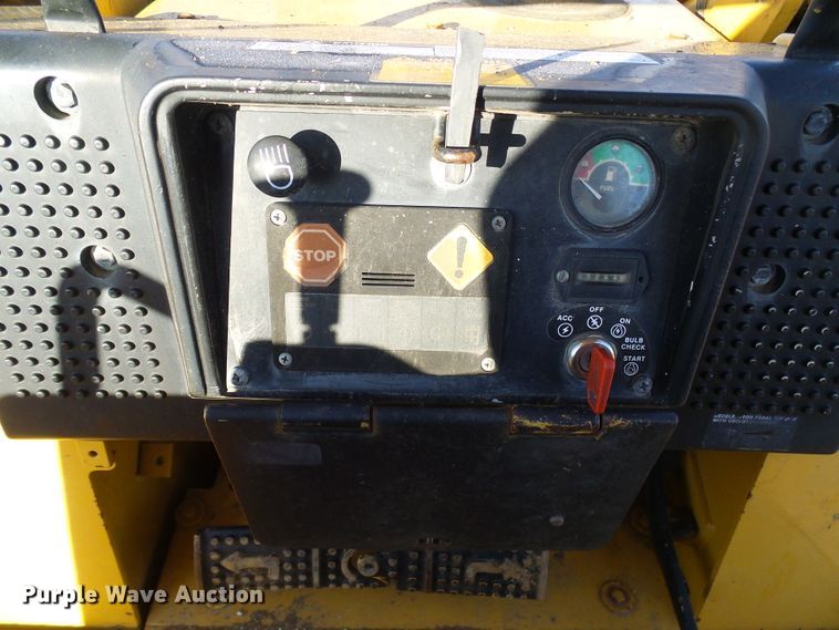 image for item DD1783 1999 John Deere 555G  crawler loader