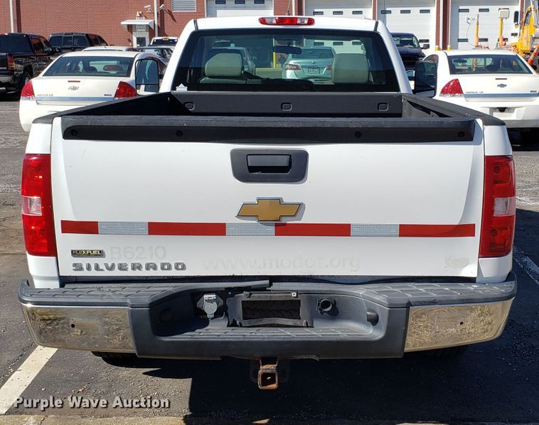 image for item DD2560 2007 Chevrolet Silverado 1500 pickup truck