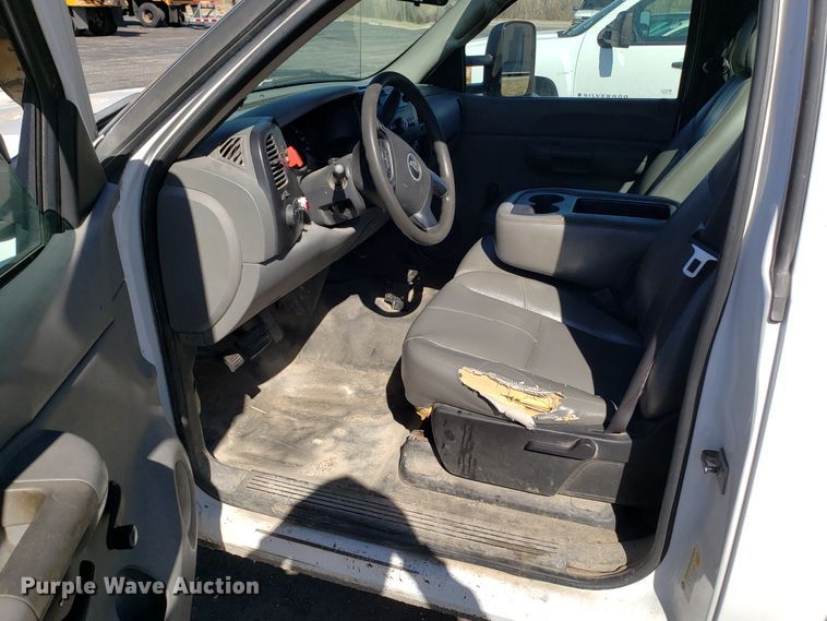 image for item DD2560 2007 Chevrolet Silverado 1500 pickup truck