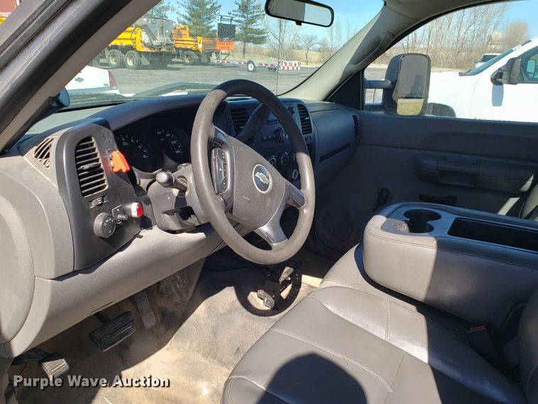 image for item DD2560 2007 Chevrolet Silverado 1500 pickup truck