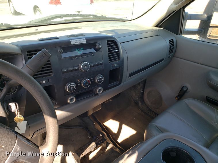 image for item DD2560 2007 Chevrolet Silverado 1500 pickup truck