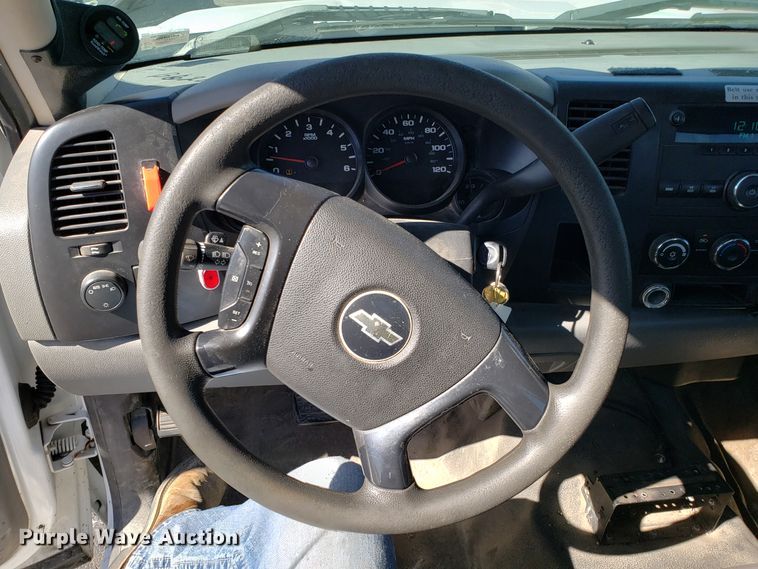 image for item DD2560 2007 Chevrolet Silverado 1500 pickup truck