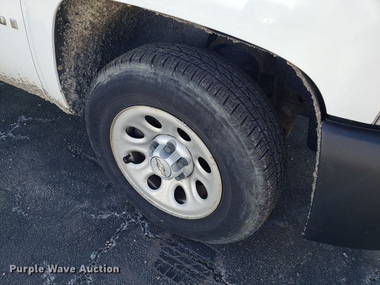 image for item DD2560 2007 Chevrolet Silverado 1500 pickup truck