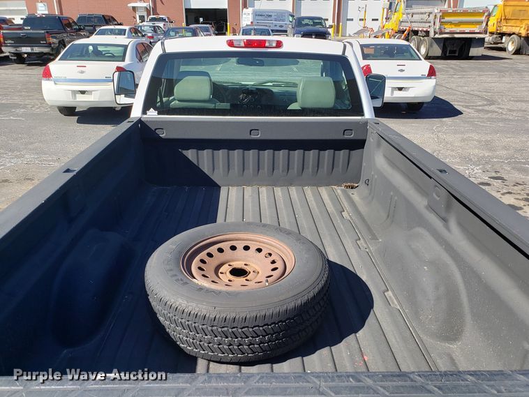 image for item DD2560 2007 Chevrolet Silverado 1500 pickup truck