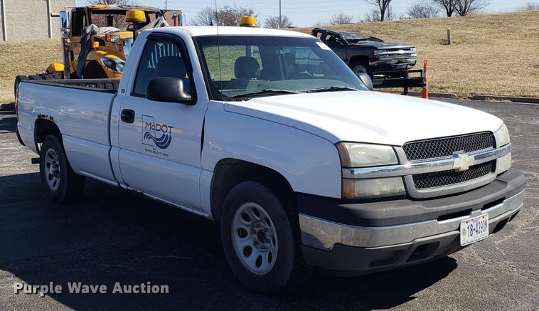 image for item DD2565 2005 Chevrolet Silverado 1500 pickup truck