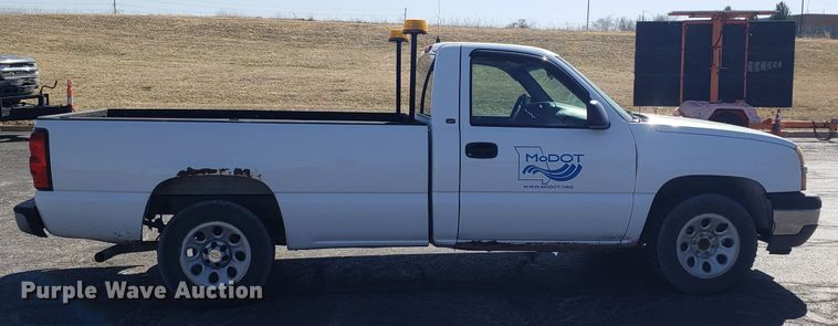 image for item DD2565 2005 Chevrolet Silverado 1500 pickup truck