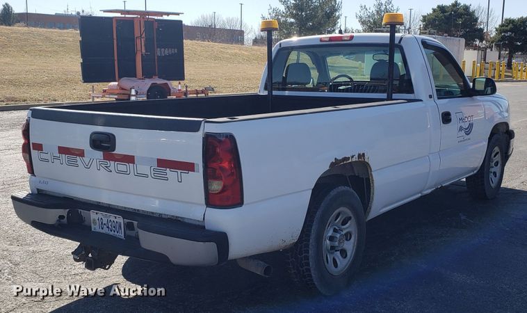 image for item DD2565 2005 Chevrolet Silverado 1500 pickup truck