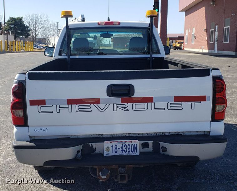 image for item DD2565 2005 Chevrolet Silverado 1500 pickup truck