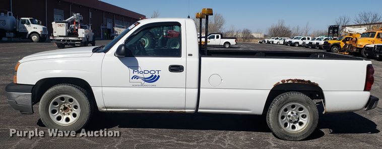image for item DD2565 2005 Chevrolet Silverado 1500 pickup truck