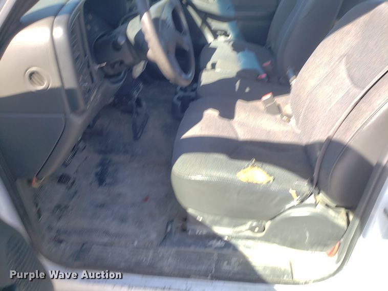 image for item DD2565 2005 Chevrolet Silverado 1500 pickup truck