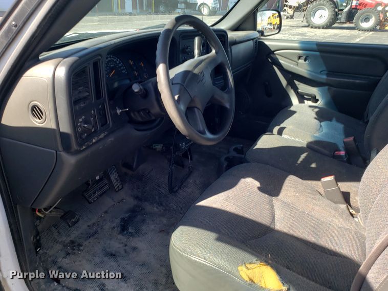 image for item DD2565 2005 Chevrolet Silverado 1500 pickup truck