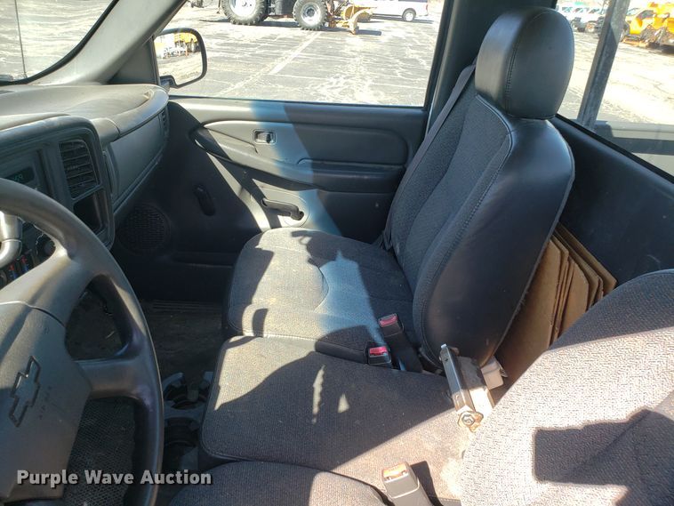 image for item DD2565 2005 Chevrolet Silverado 1500 pickup truck