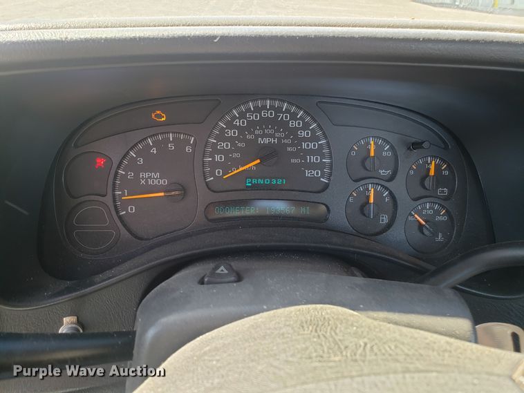 image for item DD2565 2005 Chevrolet Silverado 1500 pickup truck