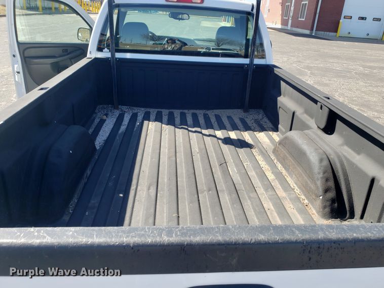 image for item DD2565 2005 Chevrolet Silverado 1500 pickup truck