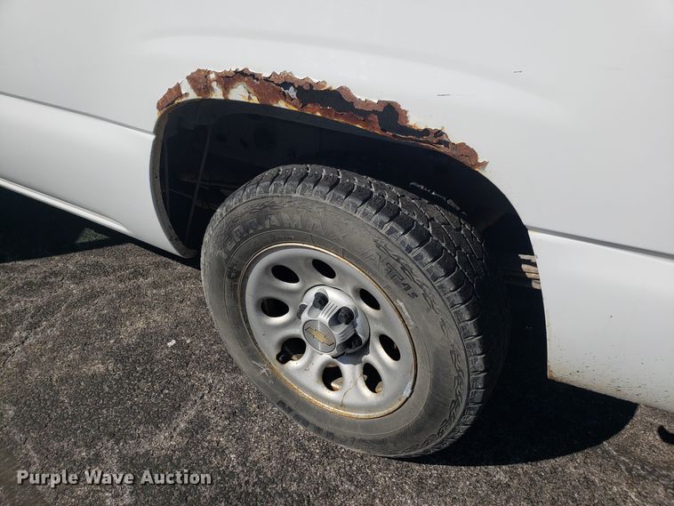 image for item DD2565 2005 Chevrolet Silverado 1500 pickup truck