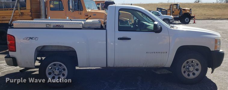 image for item DD2571 2008 Chevrolet Silverado 1500 pickup truck