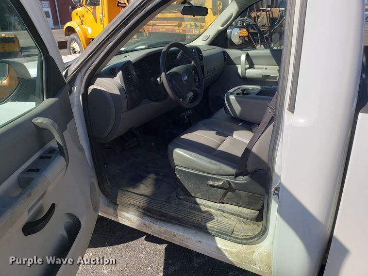 image for item DD2571 2008 Chevrolet Silverado 1500 pickup truck