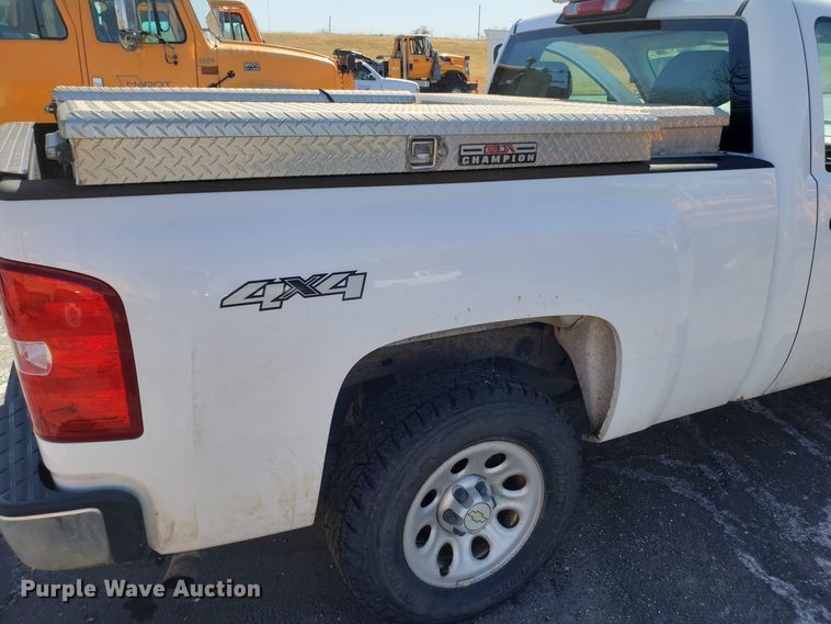 image for item DD2571 2008 Chevrolet Silverado 1500 pickup truck