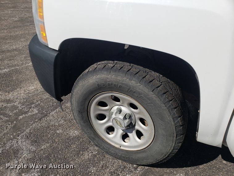 image for item DD2571 2008 Chevrolet Silverado 1500 pickup truck