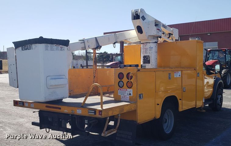 image for item DD2574 2008 Ford F550 Super Duty bucket truck