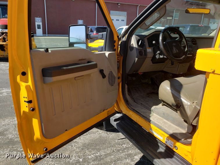 image for item DD2574 2008 Ford F550 Super Duty bucket truck