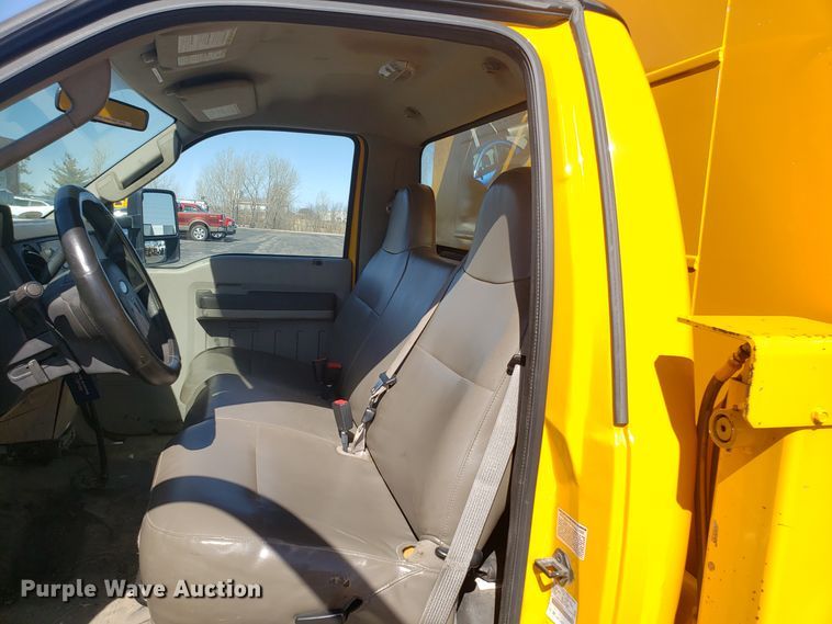 image for item DD2574 2008 Ford F550 Super Duty bucket truck
