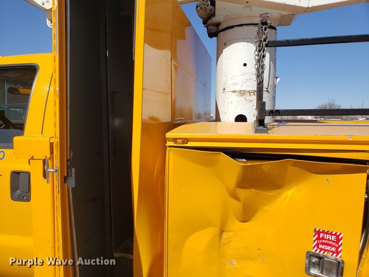 image for item DD2574 2008 Ford F550 Super Duty bucket truck