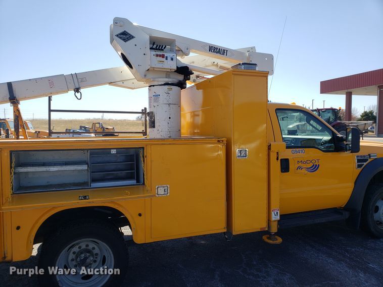 image for item DD2574 2008 Ford F550 Super Duty bucket truck