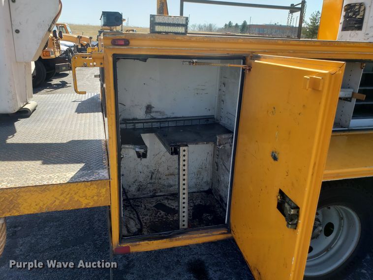 image for item DD2574 2008 Ford F550 Super Duty bucket truck