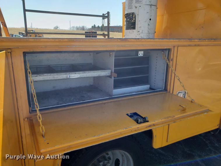 image for item DD2574 2008 Ford F550 Super Duty bucket truck