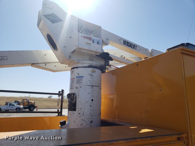 image for item DD2574 2008 Ford F550 Super Duty bucket truck