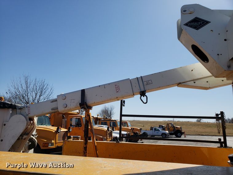 image for item DD2574 2008 Ford F550 Super Duty bucket truck