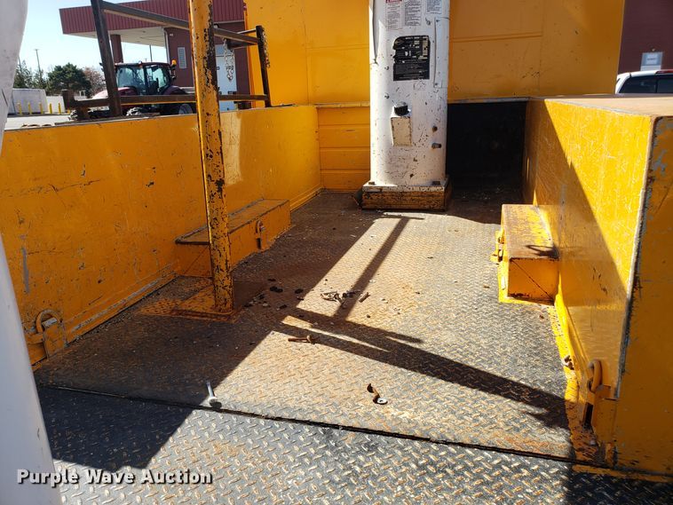 image for item DD2574 2008 Ford F550 Super Duty bucket truck