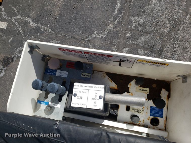 image for item DD2574 2008 Ford F550 Super Duty bucket truck