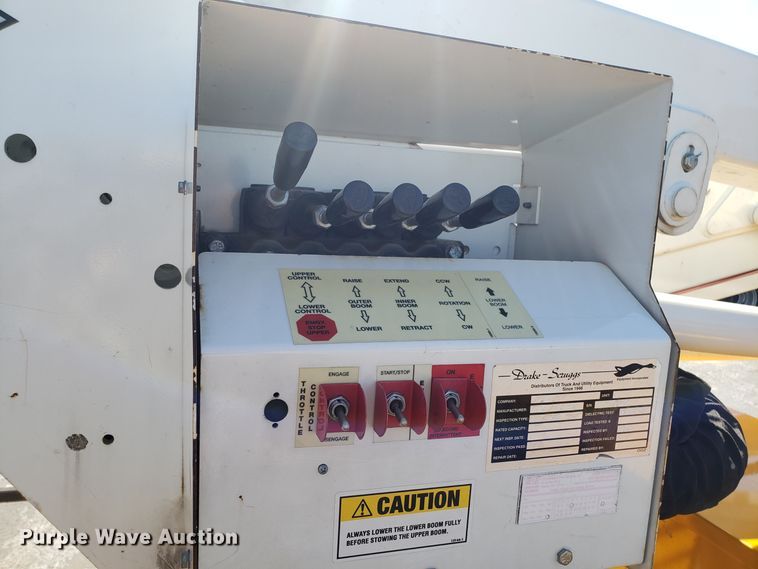 image for item DD2574 2008 Ford F550 Super Duty bucket truck