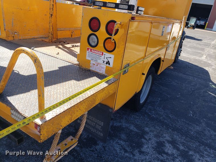 image for item DD2574 2008 Ford F550 Super Duty bucket truck