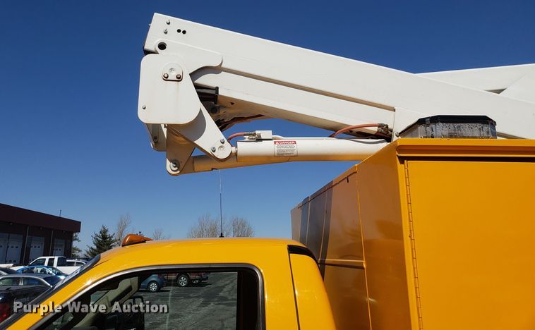 image for item DD2574 2008 Ford F550 Super Duty bucket truck
