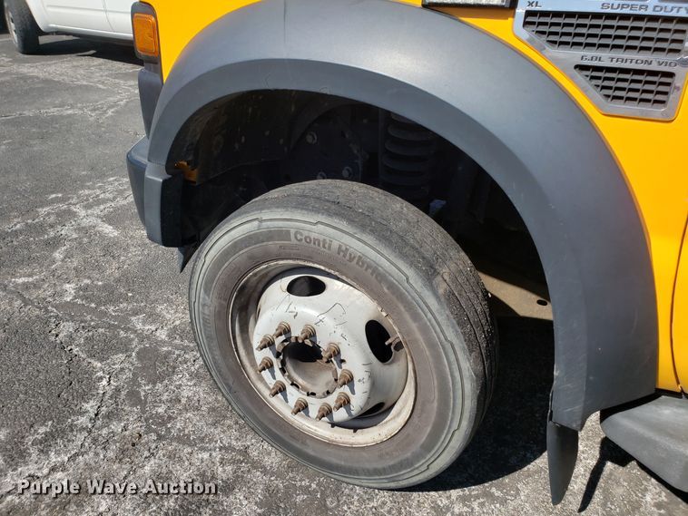 image for item DD2574 2008 Ford F550 Super Duty bucket truck