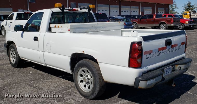image for item DD2579 2005 Chevrolet Silverado 1500 pickup truck