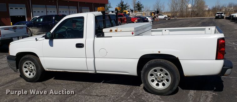 image for item DD2579 2005 Chevrolet Silverado 1500 pickup truck